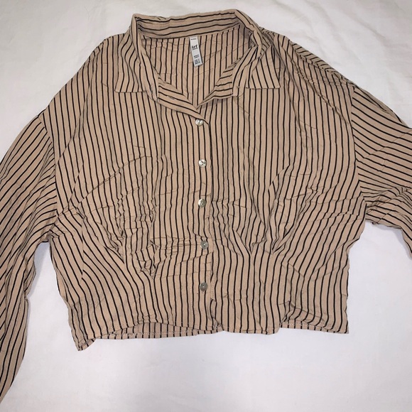 Zara Structured Croped Button Down - Picture 1 of 5